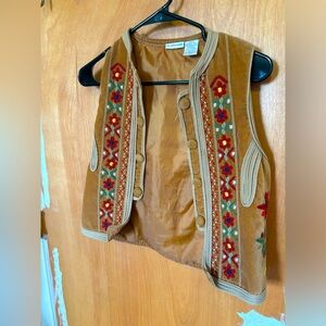 Super cute vest. Hippy happy and chill